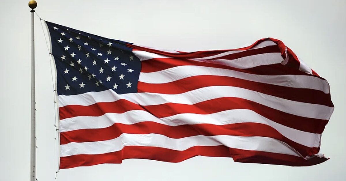 250 ‘Relay For America’ Runners Carrying US Flag All the Way Across the Country by July 4 for a Good Cause