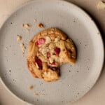 strawberry crumble cookies