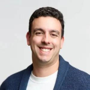 A headshot of Dr. Tom Kelly
