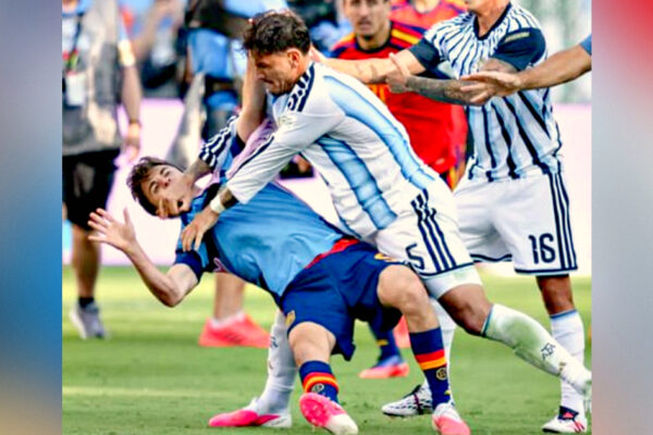 NO FAIR PLAY: FIFA To Investigate Dirty Argentine Team for Assaulting Spanish World Cup Champions After Final Whistle in Disgraceful Display (VIDEOS)