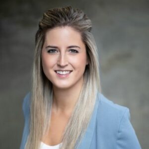 A headshot of Kirsten Toth
