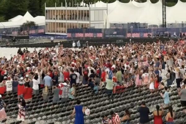 DEVELOPING: National Mall’s Salute to America Celebration Evacuated Due to Lightning in the Area – Patriots Sing Star Spangled Banner During Evacuation (VIDEO)