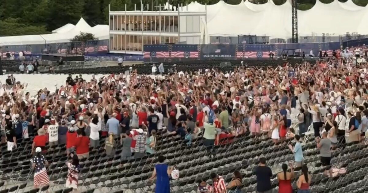DEVELOPING: National Mall’s Salute to America Celebration Evacuated Due to Lightning in the Area – Patriots Sing Star Spangled Banner During Evacuation (VIDEO)