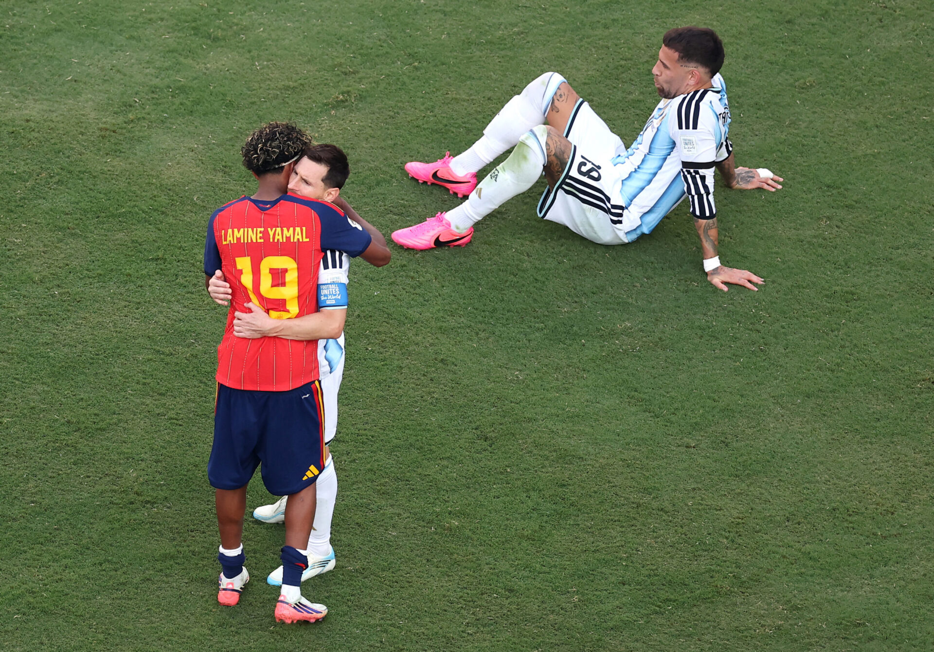 Lamine Yamal Went Straight to Hug Leo Messi After the Game