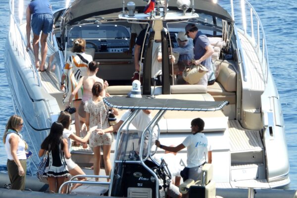 Nicole Kidman Flew by Private Jet from Ibiza to Portofino, Where She Celebrated Her Sister Antonia’s 55th Birthday Aboard a Yacht