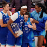 obama-pulled-caitlin-clark-aside-at-wnba-practice-and-a-hot-mic-caught-what-he-s-2