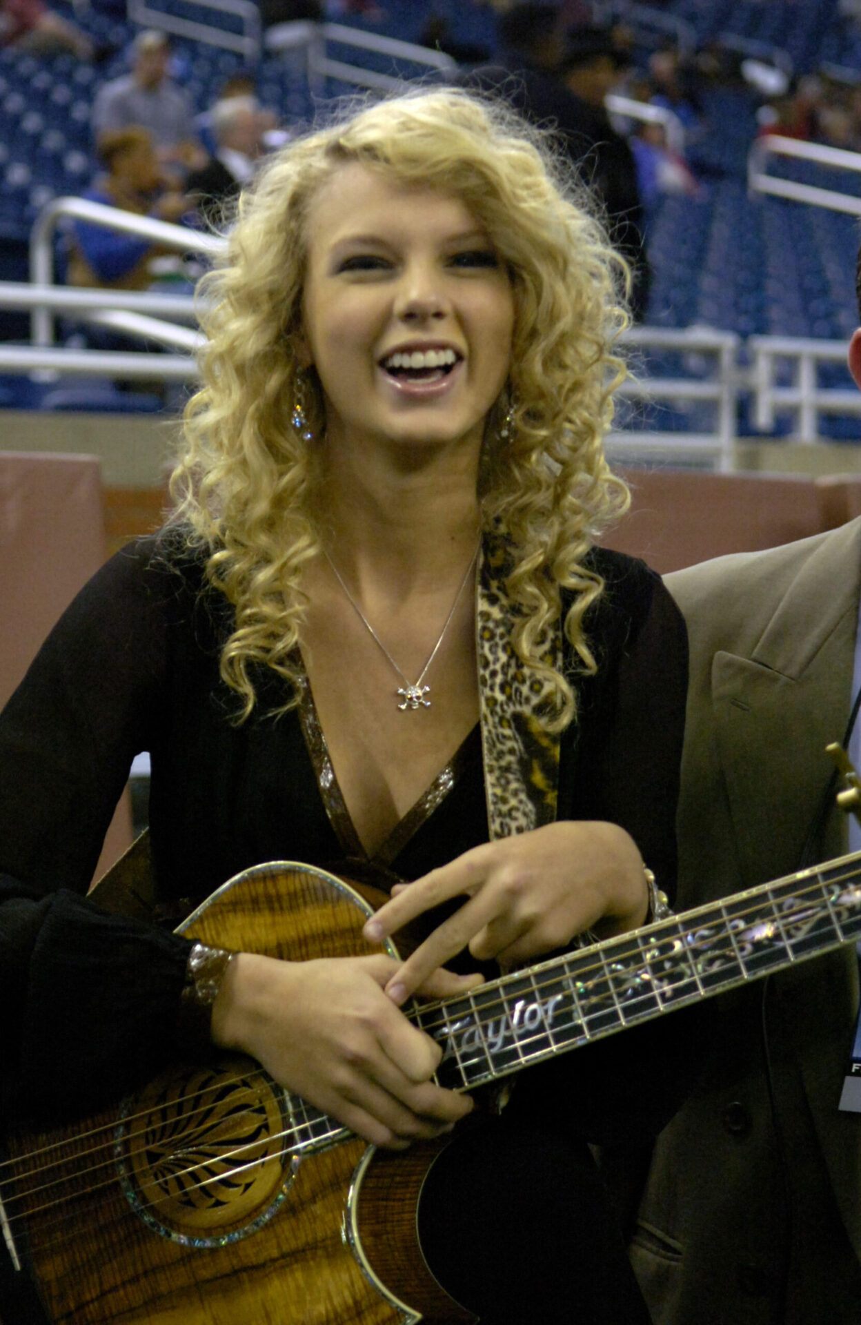 Taylor Swift’s Favorite Teacher, Who Later Became Her Bodyguard, Died the Day She Married Travis Kelce