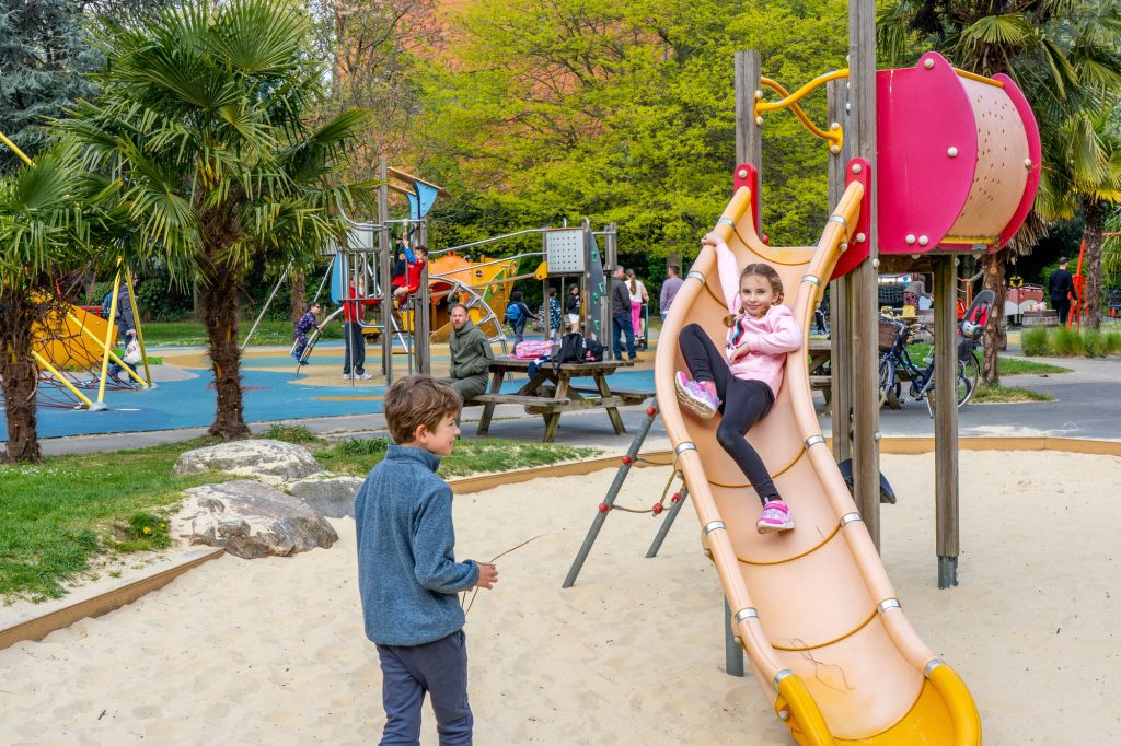 London’s clean-air zone is linked to faster lung growth in children, a new study finds