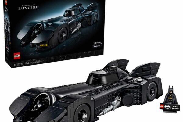 LEGO Unveils Massive ‘Batman Returns’ Batmobile With Transforming Batmissile