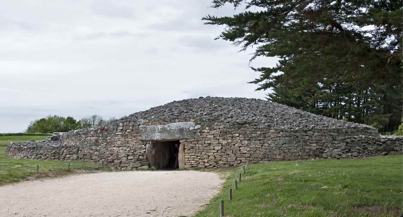 Lost for 6,000 Years, a Neolithic “Jigsaw Puzzle” Was Reassembled—Revealing a Massive Monument Hidden Across Ancient Sites in France