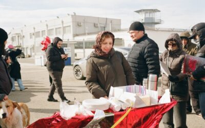  Standing with strangers, a Tbilisi story