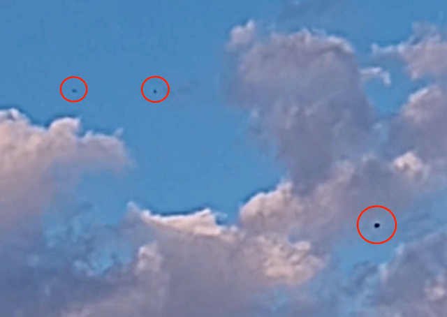 Black UFOs changing shape over Illinois USA Aug 23, 2026 UFO UAP Sighting News.