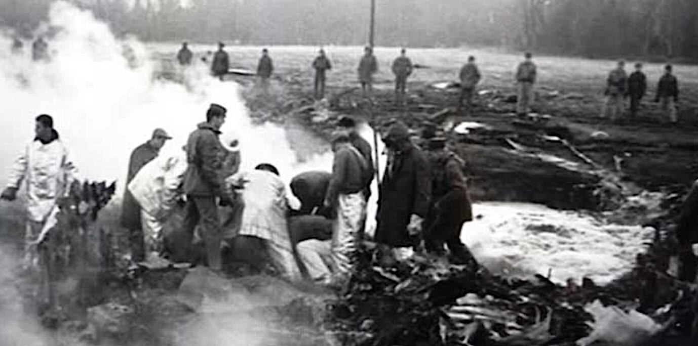 A B-52 Carrying Two Hydrogen Bombs Broke Apart Over North Carolina in 1961—and Nearly Caused a Nuclear Disaster