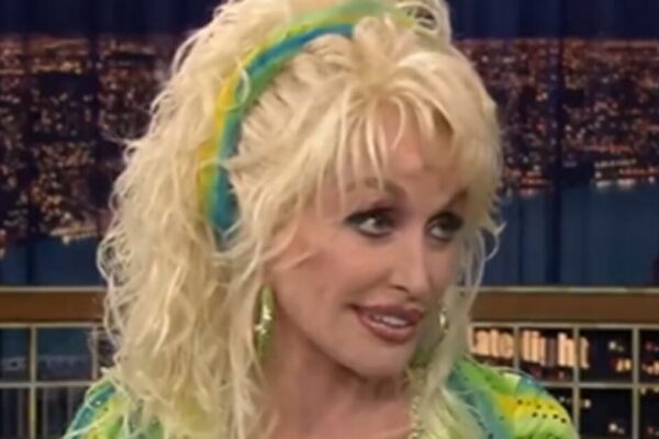 Watch Dolly Parton Tell the Story of How She Once Pulled a Gun on a Man in New York City for Harassing Her (VIDEO)