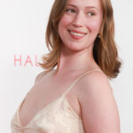 Hannah Einbinder Says Her Fashion Hot Take Is That Women’s Bodies Get Skinnier as Fascism Rises hannah-einbinder-says-her-fashion-hot-take-is-that-women-s-bodies-get-skinnier-a-2