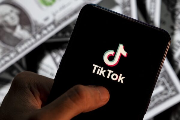 TikTok could let you send friends money via DM