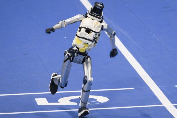Robots running into walls go viral ahead of 2026 World Humanoid Robot Games