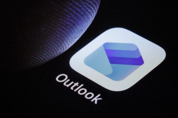 Microsoft update on Outlook outage: Gradual recovery to mail flow