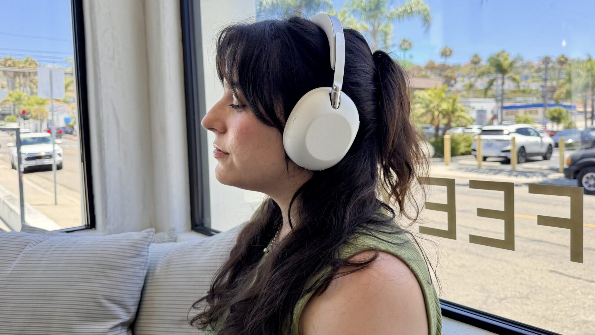 I found 1 major reason to shell out 0 for the Sony 1000X the Collexion headphones