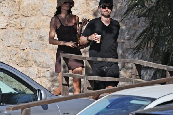 Leonardo DiCaprio Shows Off a Slimmed-Down, Titanic-Era Frame in Ibiza With Vittoria Ceretti and Tobey Maguire