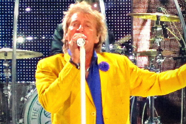 Classic Rocker Rod Stewart Cancels Remainder of His US Tour After Cardiac Surgery