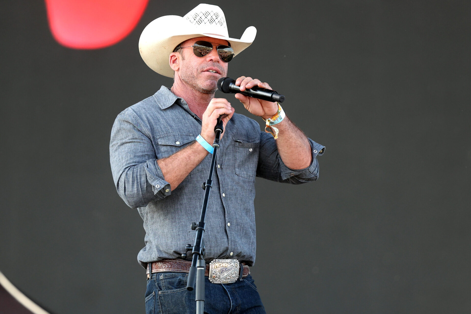 Taylor Sheridan Built a  Billion TV Empire from a Texas Ranch, with No Emmys and No Awards-Season Machine