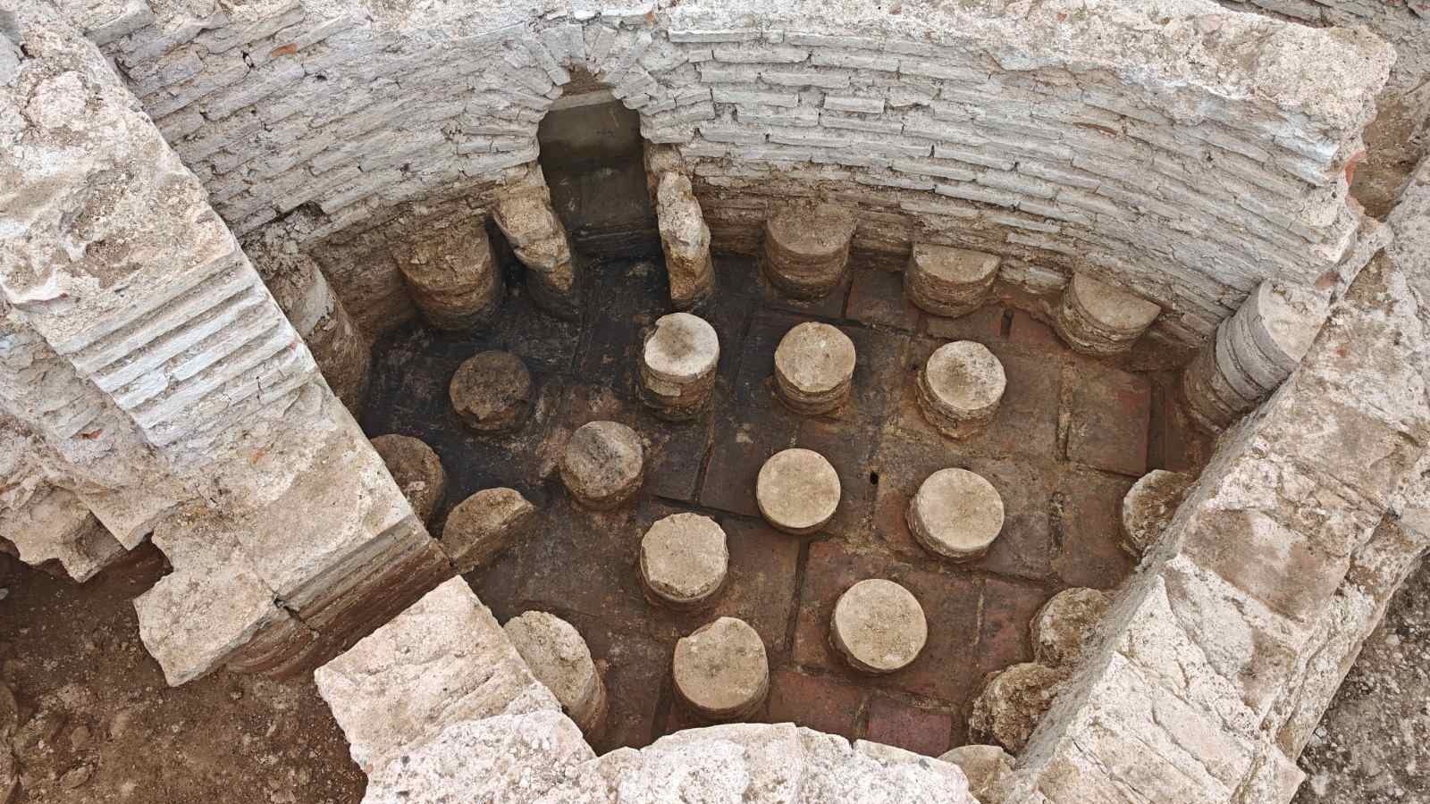 Lavish private bath used by Roman emperor and ‘high-status residents’ discovered at imperial palace in Serbia