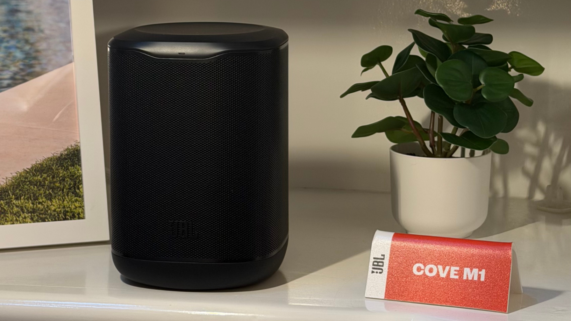 The JBL Cove M1 Speaker