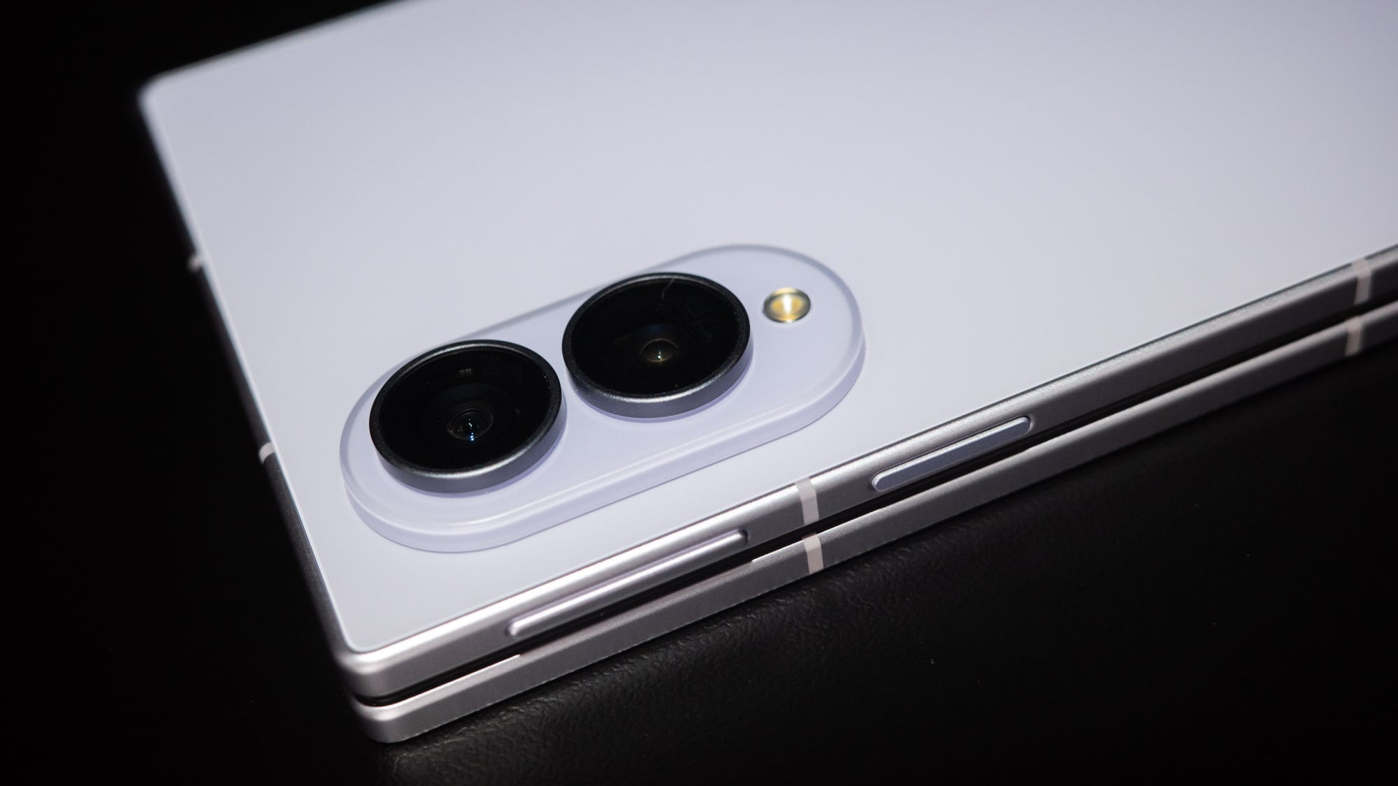 camera array on the galaxy z fold 8