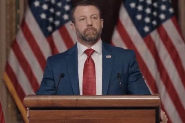 Single-Engine Plane Carrying DHS Chief Markwayne Mullin Makes Emergency Landing After Suffering Engine Failure