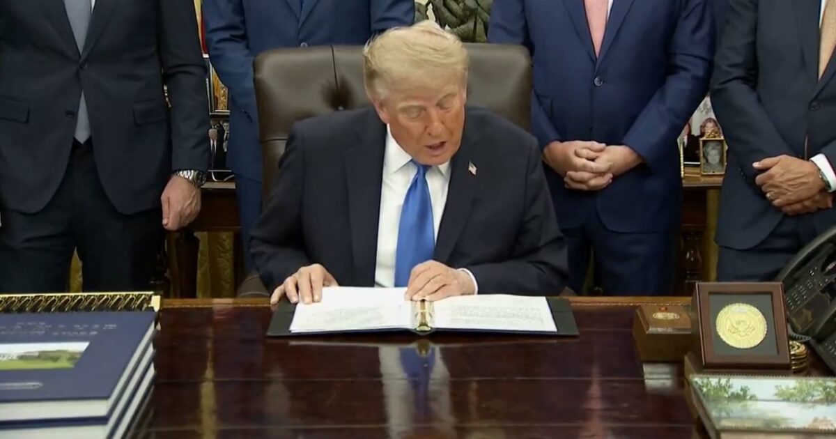 WATCH LIVE: President Trump Meets with US Travel Executives