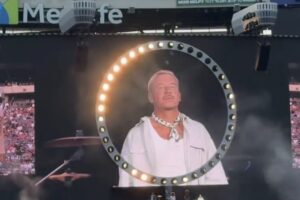 Rapper Macklemore Calls ICE a “Terrorist Organization” During Rant at Ed Sheeran Concert (VIDEO)