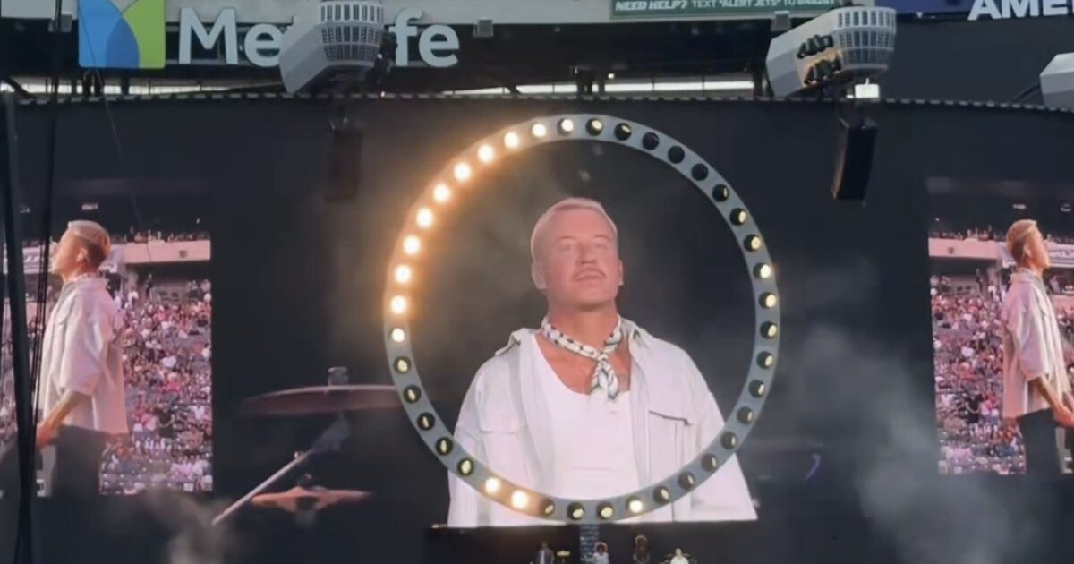 Rapper Macklemore Calls ICE a “Terrorist Organization” During Rant at Ed Sheeran Concert (VIDEO)